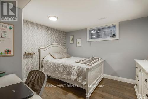 14 Sheppard Drive, Tay, ON - Indoor Photo Showing Bedroom