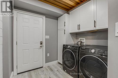 14 Sheppard Drive, Tay, ON - Indoor Photo Showing Laundry Room