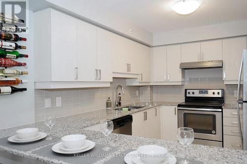 222 - 481 Rupert Avenue, Whitchurch-Stouffville, ON - Indoor Photo Showing Kitchen With Stainless Steel Kitchen With Double Sink With Upgraded Kitchen