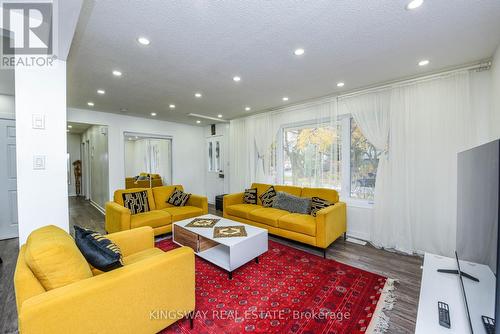 4187 Highland Park Drive, Lincoln, ON - Indoor Photo Showing Living Room