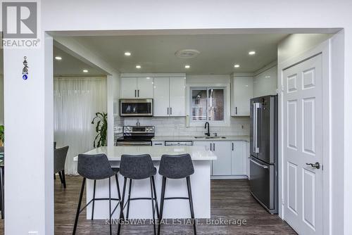 4187 Highland Park Drive, Lincoln, ON - Indoor Photo Showing Kitchen With Upgraded Kitchen