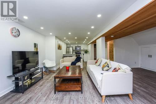 4187 Highland Park Drive, Lincoln, ON - Indoor Photo Showing Living Room