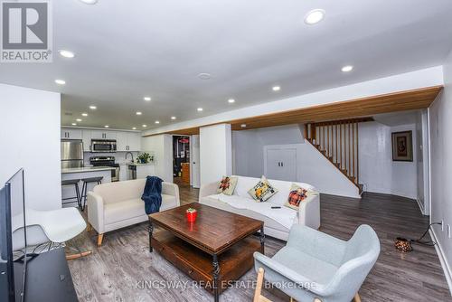 4187 Highland Park Drive, Lincoln, ON - Indoor Photo Showing Living Room