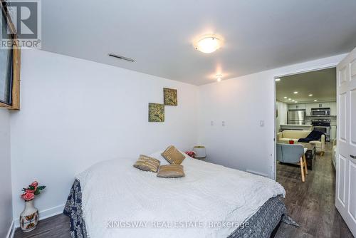 4187 Highland Park Drive, Lincoln, ON - Indoor Photo Showing Bedroom