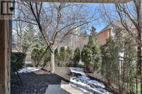 280 - 23 Observatory Lane, Richmond Hill, ON - Outdoor