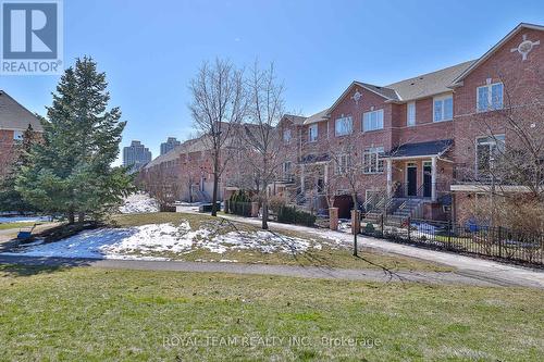 280 - 23 Observatory Lane, Richmond Hill, ON - Outdoor