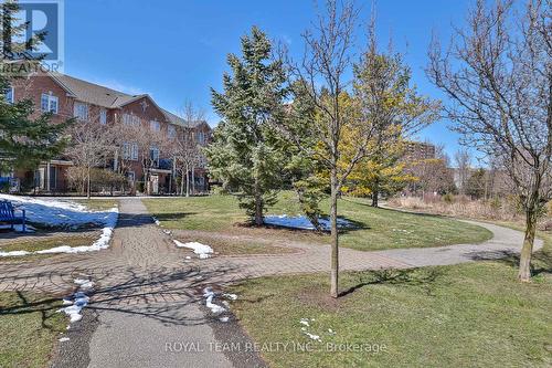 280 - 23 Observatory Lane, Richmond Hill, ON - Outdoor