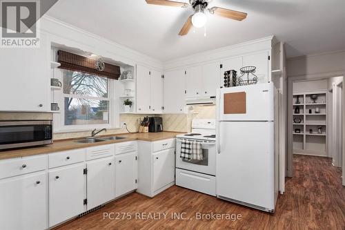 1240 Hillcrest Avenue, London, ON - Indoor Photo Showing Kitchen With Double Sink