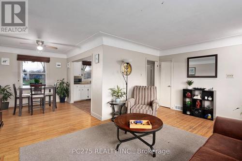 1240 Hillcrest Avenue, London, ON - Indoor Photo Showing Living Room