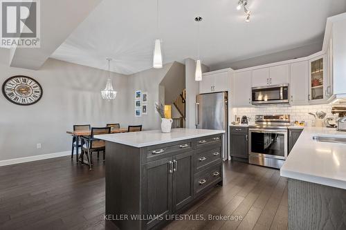 2479 Tokala Trail, London, ON - Indoor Photo Showing Kitchen With Double Sink With Upgraded Kitchen