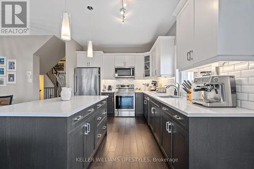 2479 Tokala Trail, London, ON - Indoor Photo Showing Kitchen With Upgraded Kitchen