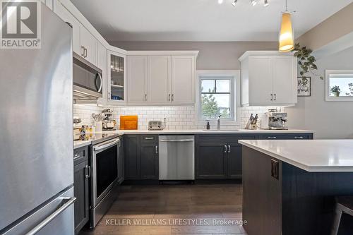 2479 Tokala Trail, London, ON - Indoor Photo Showing Kitchen With Upgraded Kitchen