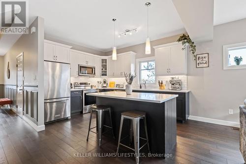 2479 Tokala Trail, London, ON - Indoor Photo Showing Kitchen With Upgraded Kitchen