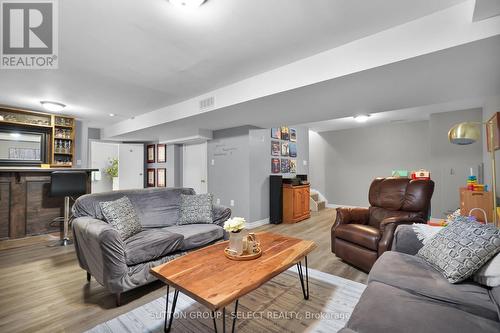 83 Sunrise Crescent, London, ON - Indoor Photo Showing Living Room