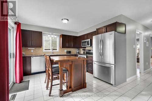 83 Sunrise Crescent, London, ON - Indoor Photo Showing Kitchen With Stainless Steel Kitchen