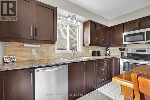 83 Sunrise Crescent, London, ON - Indoor Photo Showing Kitchen With Stainless Steel Kitchen