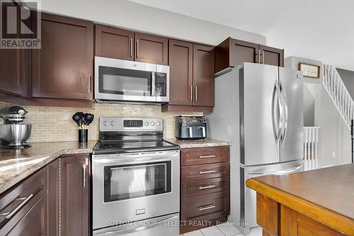 83 Sunrise Crescent, London, ON - Indoor Photo Showing Kitchen With Stainless Steel Kitchen