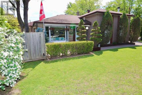 403 Alper Street, Richmond Hill (Crosby), ON - Outdoor