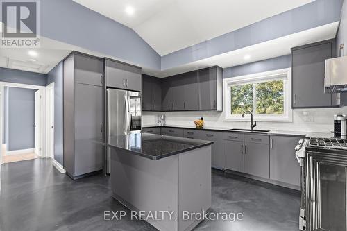 32 Ridgewood Drive, Welland (769 - Prince Charles), ON - Indoor Photo Showing Kitchen