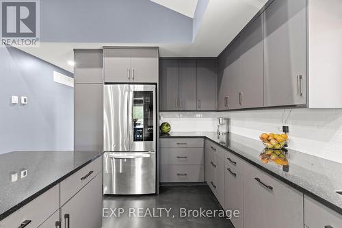 32 Ridgewood Drive, Welland (769 - Prince Charles), ON - Indoor Photo Showing Kitchen