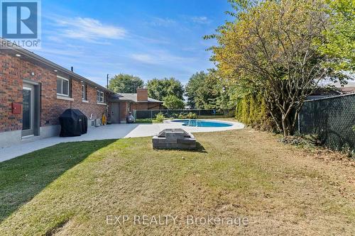 32 Ridgewood Drive, Welland (769 - Prince Charles), ON - Outdoor With In Ground Pool