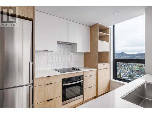 1488 Bertram Street Unit# 2905, Kelowna, BC - Indoor Photo Showing Kitchen