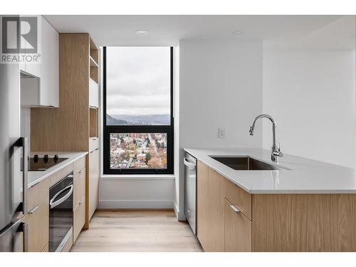 1488 Bertram Street Unit# 2905, Kelowna, BC - Indoor Photo Showing Kitchen With Upgraded Kitchen