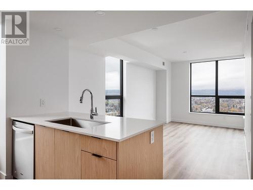 1488 Bertram Street Unit# 2905, Kelowna, BC - Indoor Photo Showing Kitchen