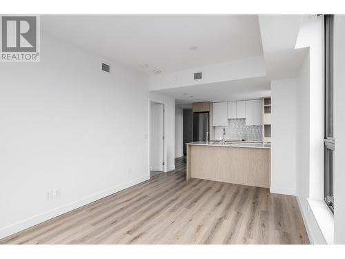 1488 Bertram Street Unit# 2905, Kelowna, BC - Indoor Photo Showing Kitchen With Upgraded Kitchen