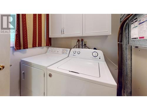 350 Davie Road Unit# 9, Kelowna, BC - Indoor Photo Showing Laundry Room