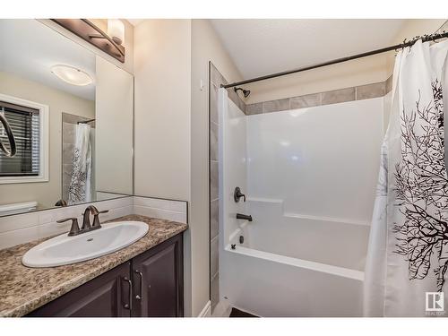 17126 38 St Nw, Edmonton, AB - Indoor Photo Showing Bathroom