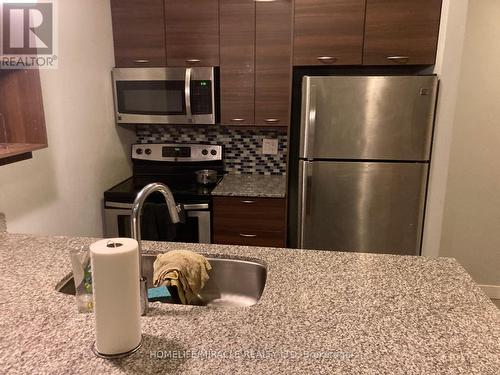 1704 - 318 Spruce Street, Waterloo, ON - Indoor Photo Showing Kitchen With Stainless Steel Kitchen With Upgraded Kitchen