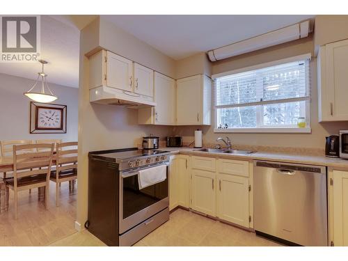 3282 Bellamy Road, Prince George, BC - Indoor Photo Showing Kitchen With Double Sink