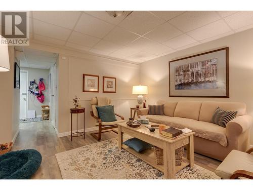 3282 Bellamy Road, Prince George, BC - Indoor Photo Showing Living Room