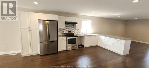 150 Moonstone Crescent, Chatham, ON - Indoor Photo Showing Kitchen With Stainless Steel Kitchen