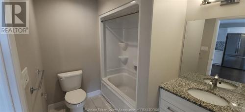 150 Moonstone Crescent, Chatham, ON - Indoor Photo Showing Bathroom