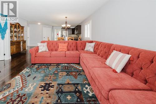 87 Landings Pass, Chatham, ON - Indoor Photo Showing Living Room