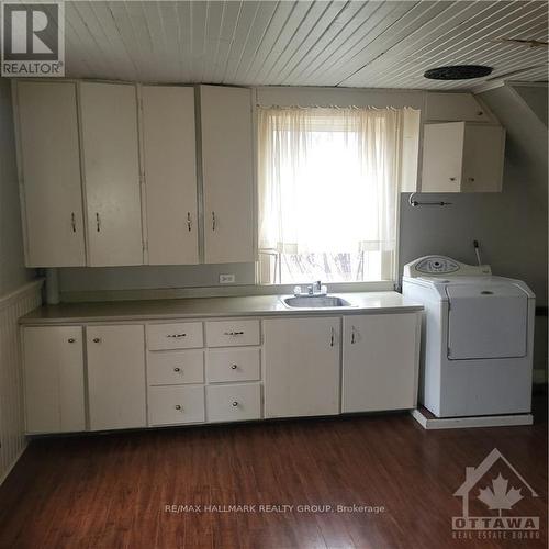 733 Calvin Road, Whitewater Region, ON - Indoor Photo Showing Laundry Room