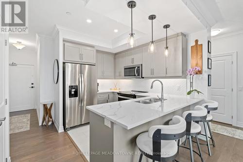 801 - 1880 Gordon Street, Guelph, ON - Indoor Photo Showing Kitchen With Stainless Steel Kitchen With Double Sink With Upgraded Kitchen