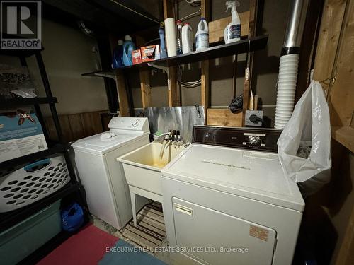 21 Salvia Court, London, ON - Indoor Photo Showing Laundry Room