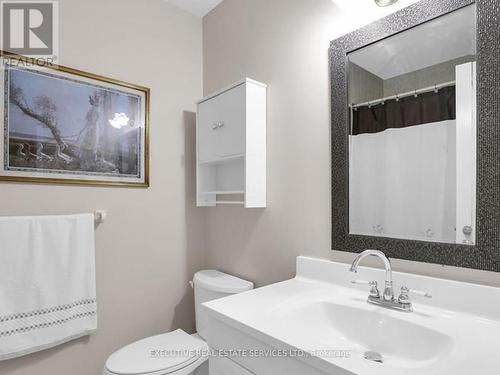 21 Salvia Court, London, ON - Indoor Photo Showing Bathroom