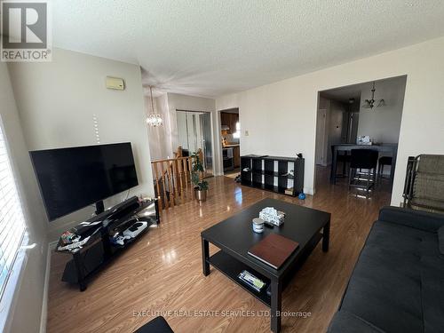 21 Salvia Court, London, ON - Indoor Photo Showing Living Room