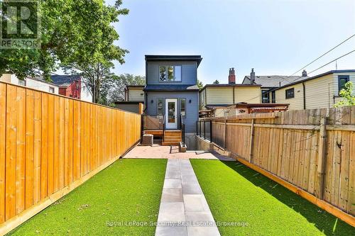 Lower - 136 Markham Street, Toronto, ON - Outdoor