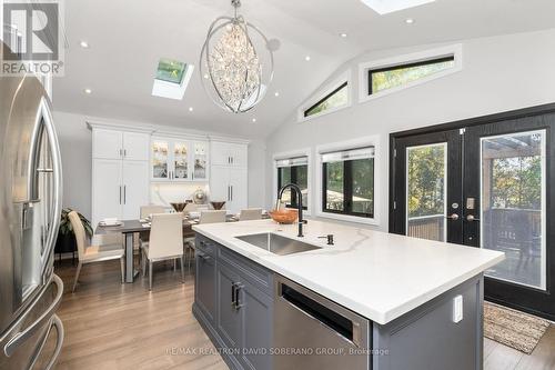 96 King High Avenue, Toronto, ON - Indoor Photo Showing Kitchen With Upgraded Kitchen