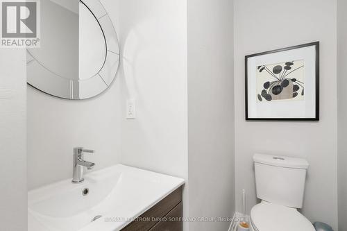 96 King High Avenue, Toronto, ON - Indoor Photo Showing Bathroom