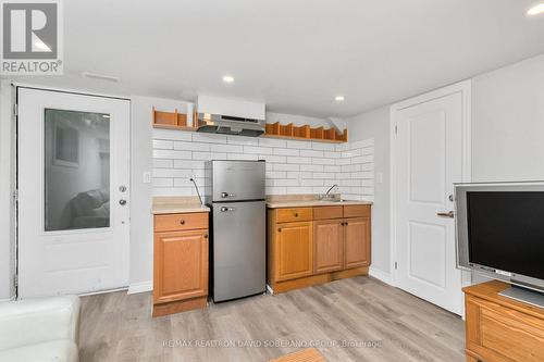 96 King High Avenue, Toronto, ON - Indoor Photo Showing Kitchen