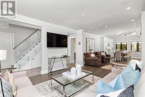 96 King High Avenue, Toronto, ON - Indoor Photo Showing Living Room