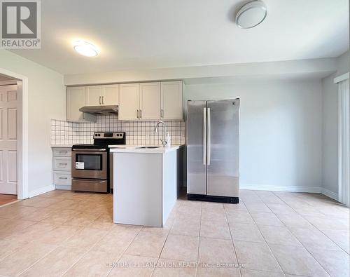 62 Zio Carlo Drive, Markham, ON - Indoor Photo Showing Kitchen