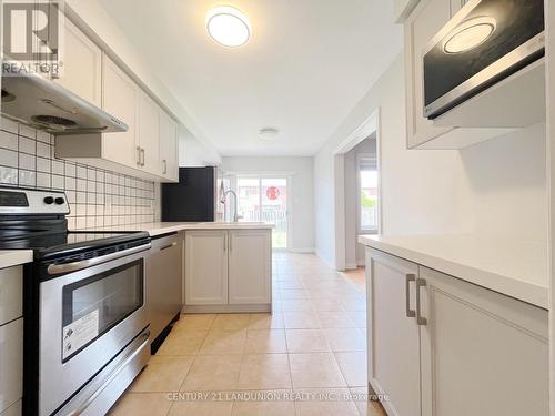 62 Zio Carlo Drive, Markham, ON - Indoor Photo Showing Kitchen