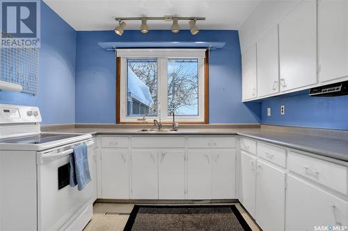 4457 Acadia Drive, Regina, SK - Indoor Photo Showing Kitchen